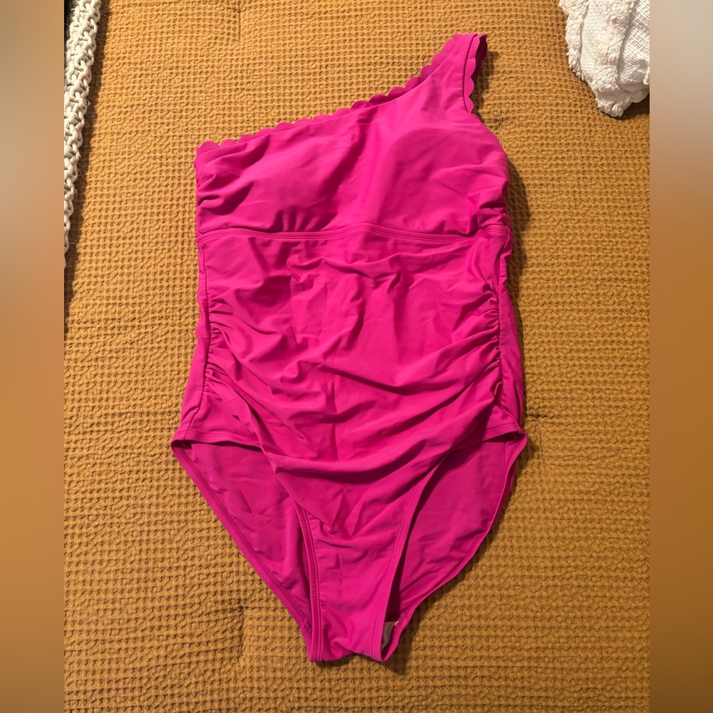 Women’s one shoulder swimsuit